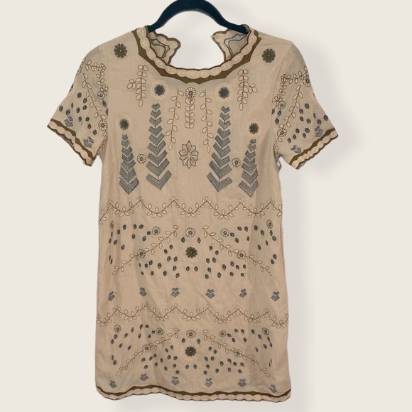 Sadie & Sage Embroidered Open-Back Mini Dress NWT - Picture 3 of 7